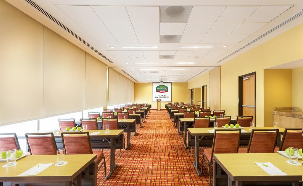Courtyard By Marriott Leon At The Poliforum Esterno foto