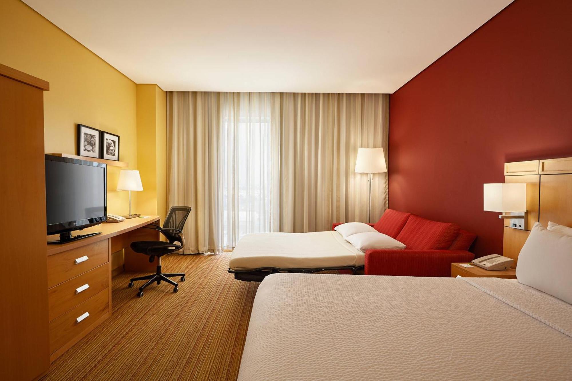 Courtyard By Marriott Leon At The Poliforum Esterno foto