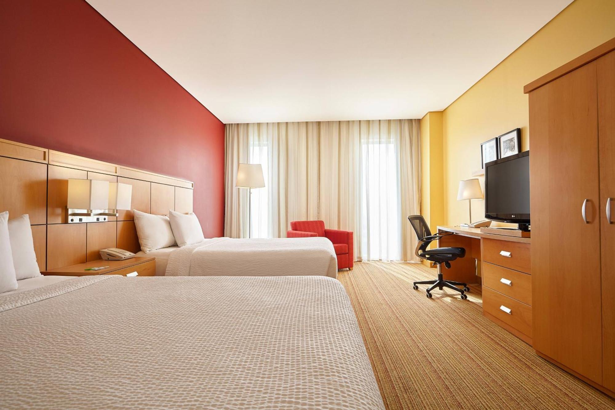 Courtyard By Marriott Leon At The Poliforum Esterno foto